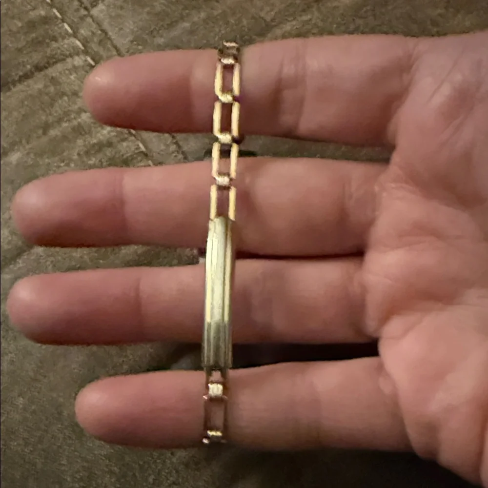 Gold-Tone Women’s Vintage 1920s Bracelet Watch - Elegant Gold Design - Picture 7 of 8